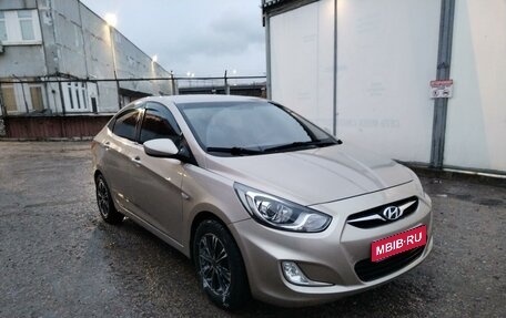 Hyundai Solaris II рестайлинг, 2011 год, 870 000 рублей, 1 фотография