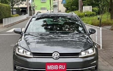 Volkswagen Golf VII, 2018 год, 1 590 000 рублей, 2 фотография