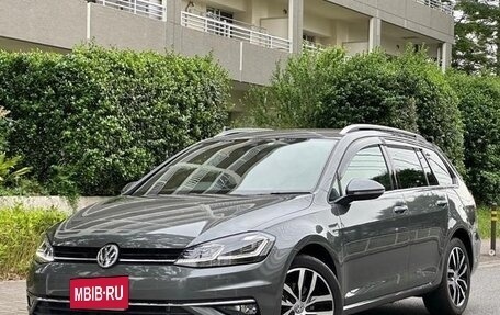 Volkswagen Golf VII, 2018 год, 1 590 000 рублей, 3 фотография