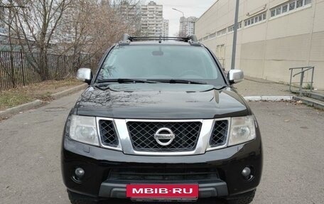 Nissan Navara (Frontier), 2010 год, 1 690 000 рублей, 2 фотография