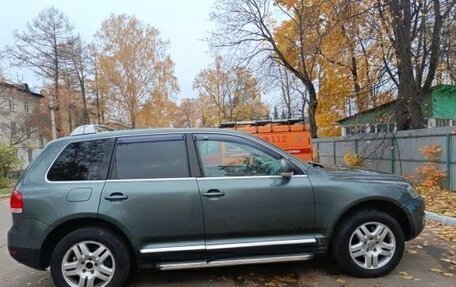 Volkswagen Touareg III, 2006 год, 830 000 рублей, 2 фотография