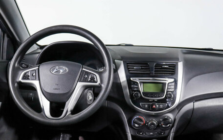 Hyundai Solaris II рестайлинг, 2012 год, 940 000 рублей, 12 фотография