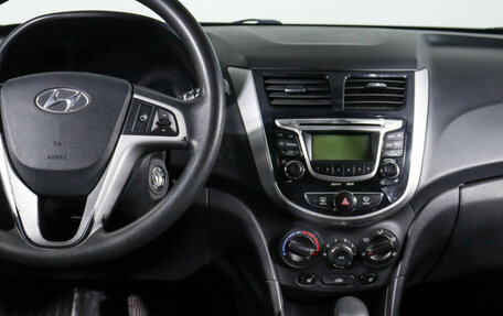 Hyundai Solaris II рестайлинг, 2012 год, 940 000 рублей, 13 фотография