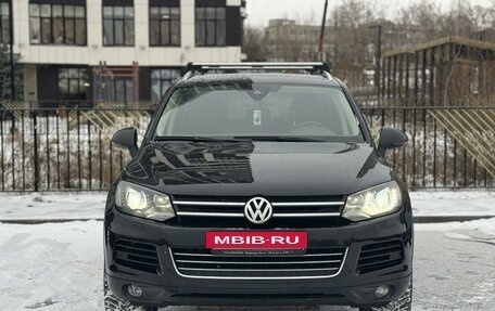 Volkswagen Touareg III, 2012 год, 2 390 000 рублей, 2 фотография