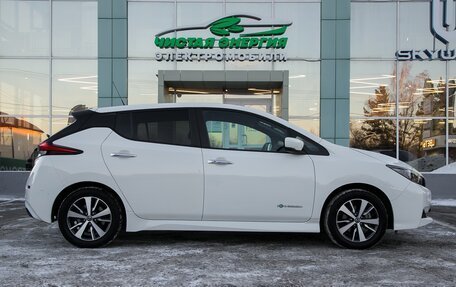 Nissan Leaf II, 2019 год, 2 199 900 рублей, 4 фотография