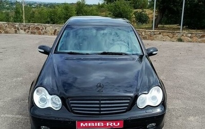 Mercedes-Benz C-Класс, 2005 год, 700 000 рублей, 1 фотография