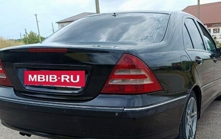 Mercedes-Benz C-Класс, 2005 год, 700 000 рублей, 3 фотография