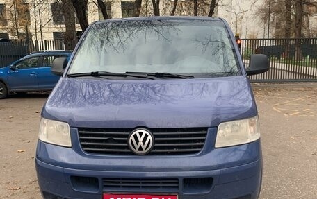 Volkswagen Transporter T5 рестайлинг, 2009 год, 1 800 000 рублей, 1 фотография