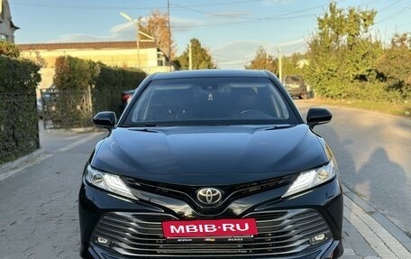 Toyota Camry, 2018 год, 2 950 000 рублей, 8 фотография