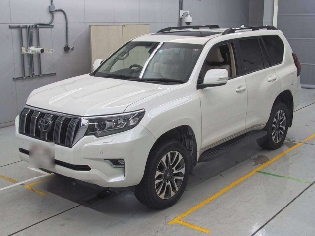 Toyota Land Cruiser Prado 150 рестайлинг 2, 2021 год, 4 750 000 рублей, 2 фотография