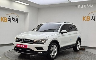 Volkswagen Tiguan II, 2020 год, 2 800 000 рублей, 1 фотография