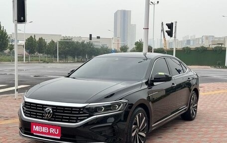 Volkswagen Passat B8 рестайлинг, 2022 год, 2 440 000 рублей, 1 фотография