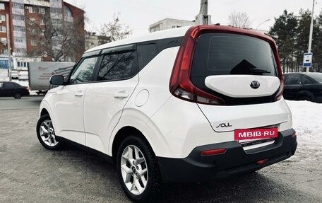 KIA Soul II рестайлинг, 2019 год, 1 800 000 рублей, 6 фотография