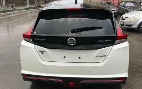 Nissan Leaf II, 2018 год, 2 000 000 рублей, 5 фотография