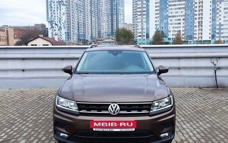 Volkswagen Tiguan II, 2019 год, 2 760 000 рублей, 3 фотография