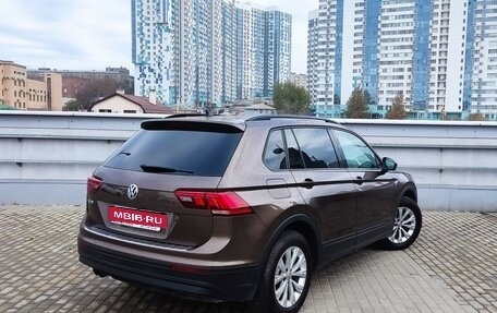 Volkswagen Tiguan II, 2019 год, 2 760 000 рублей, 2 фотография