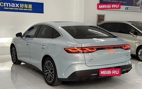 BYD Qin, 2024 год, 2 400 000 рублей, 3 фотография