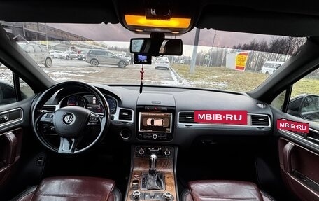 Volkswagen Touareg III, 2011 год, 2 300 000 рублей, 8 фотография