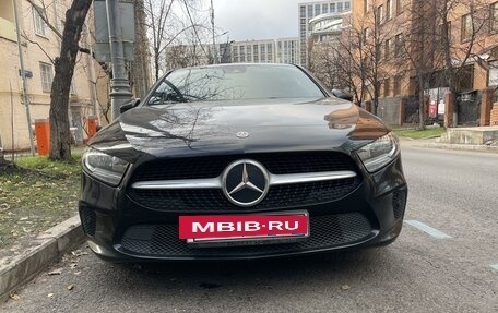 Mercedes-Benz A-Класс, 2019 год, 2 690 000 рублей, 3 фотография