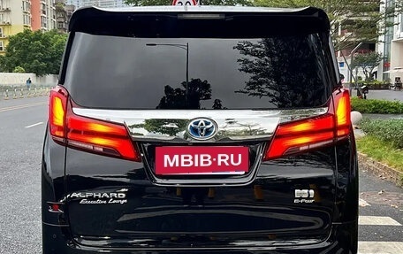 Toyota Alphard III, 2021 год, 8 200 000 рублей, 2 фотография