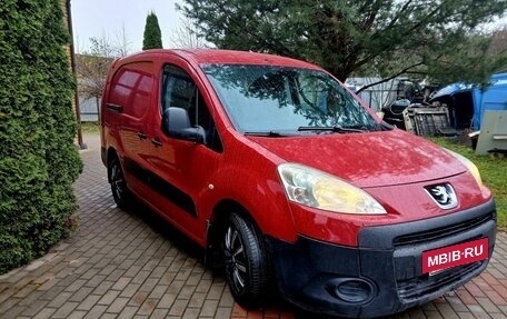 Peugeot Partner II рестайлинг 2, 2011 год, 630 000 рублей, 6 фотография