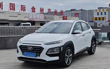 Hyundai Kona I, 2021 год, 1 440 000 рублей, 2 фотография