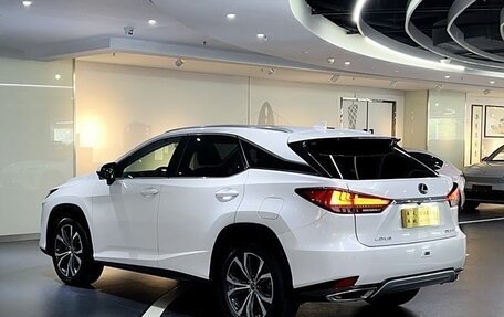 Lexus RX IV рестайлинг, 2021 год, 5 100 000 рублей, 6 фотография