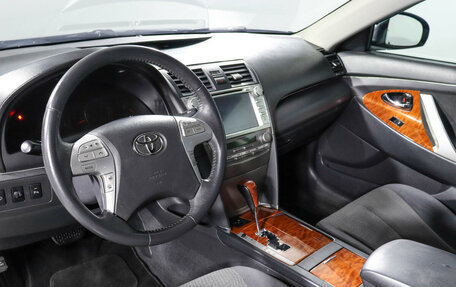 Toyota Camry, 2010 год, 2 125 000 рублей, 14 фотография