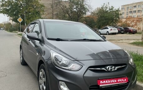 Hyundai Solaris II рестайлинг, 2012 год, 875 000 рублей, 5 фотография