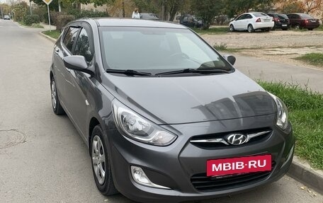 Hyundai Solaris II рестайлинг, 2012 год, 875 000 рублей, 4 фотография