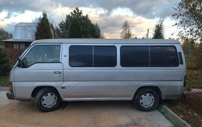 Nissan Urvan III, 1993 год, 445 000 рублей, 1 фотография