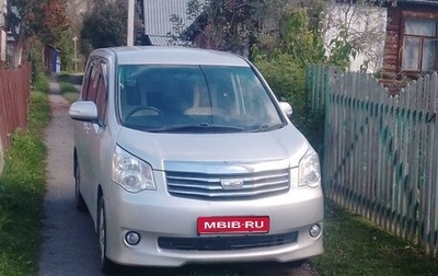 Toyota Noah III, 2012 год, 1 600 000 рублей, 1 фотография