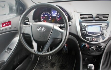 Hyundai Solaris II рестайлинг, 2012 год, 660 000 рублей, 15 фотография