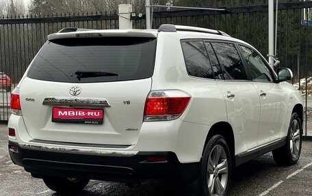 Toyota Highlander III, 2011 год, 2 079 000 рублей, 4 фотография