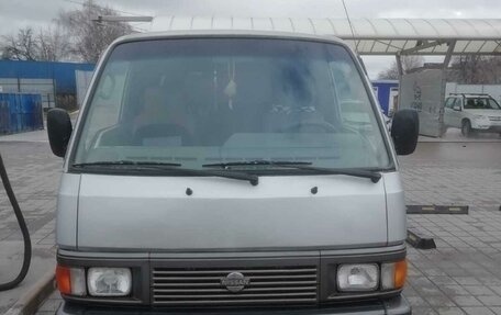 Nissan Urvan III, 1993 год, 445 000 рублей, 12 фотография