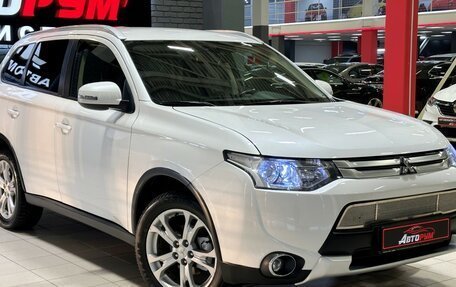 Mitsubishi Outlander III рестайлинг 3, 2014 год, 1 857 000 рублей, 4 фотография