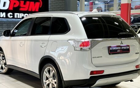 Mitsubishi Outlander III рестайлинг 3, 2014 год, 1 857 000 рублей, 7 фотография