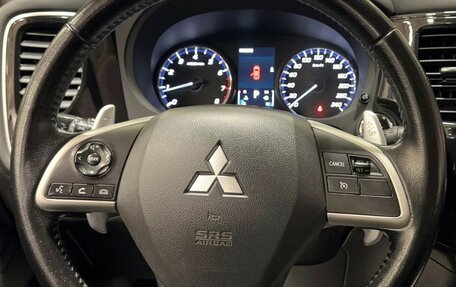 Mitsubishi Outlander III рестайлинг 3, 2014 год, 1 857 000 рублей, 28 фотография