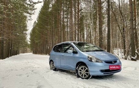 Honda Fit III, 2002 год, 550 000 рублей, 1 фотография