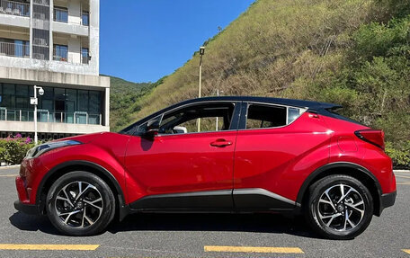 Toyota C-HR I рестайлинг, 2020 год, 2 000 000 рублей, 4 фотография