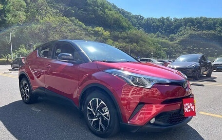 Toyota C-HR I рестайлинг, 2020 год, 2 000 000 рублей, 3 фотография