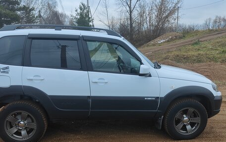 Chevrolet Niva I рестайлинг, 2017 год, 730 000 рублей, 4 фотография