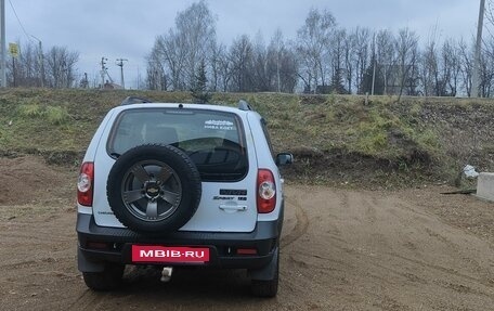 Chevrolet Niva I рестайлинг, 2017 год, 730 000 рублей, 5 фотография