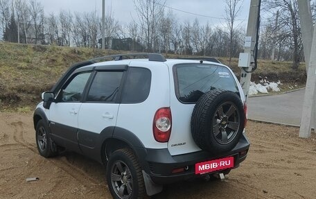 Chevrolet Niva I рестайлинг, 2017 год, 730 000 рублей, 7 фотография