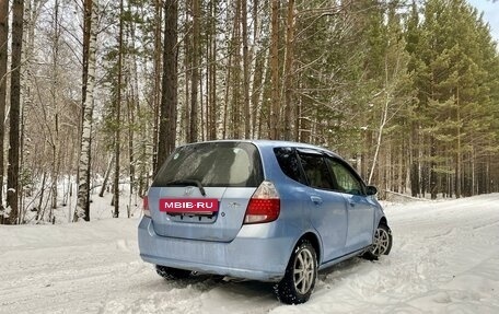 Honda Fit III, 2002 год, 550 000 рублей, 3 фотография