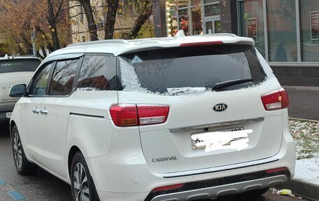 KIA Carnival III, 2015 год, 2 400 000 рублей, 5 фотография