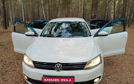 Volkswagen Jetta VI, 2012 год, 1 300 000 рублей, 1 фотография