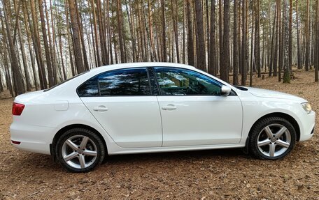 Volkswagen Jetta VI, 2012 год, 1 300 000 рублей, 5 фотография