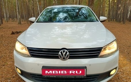 Volkswagen Jetta VI, 2012 год, 1 300 000 рублей, 3 фотография