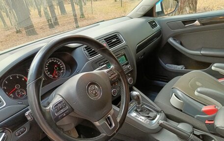 Volkswagen Jetta VI, 2012 год, 1 300 000 рублей, 12 фотография